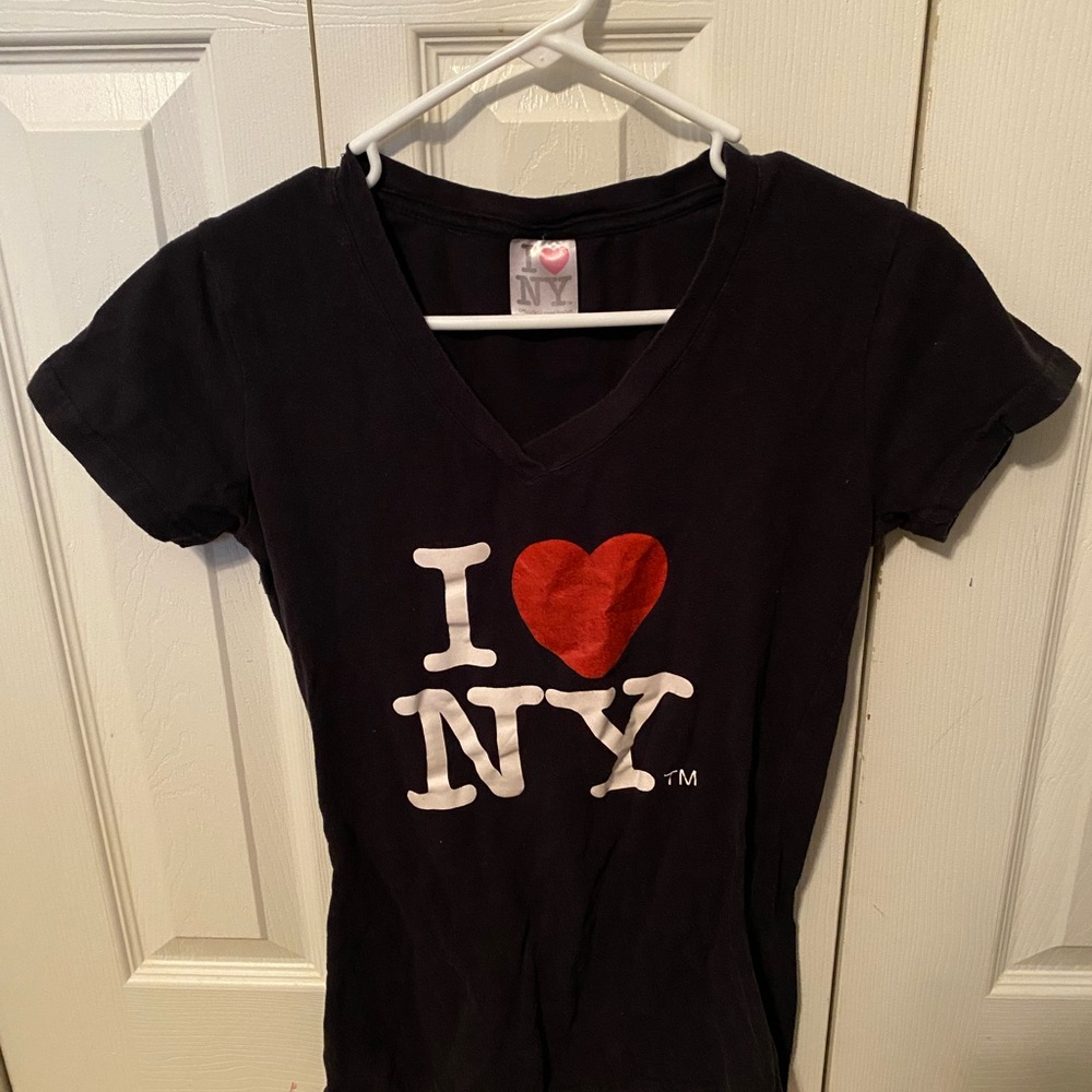 🧡LAST CHANCE🧡 
NYC Black Tee with Red Heart - Picture 3 of 3